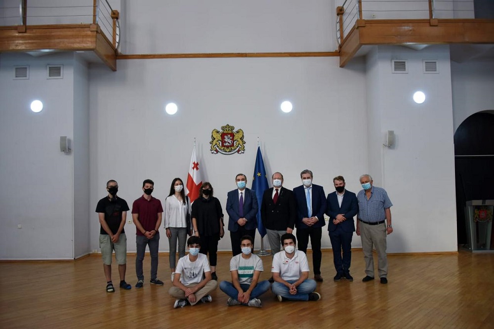 Mikheil Chkhenkeli congratulated the young people participating in the 34th International Tournament of Young Physicists